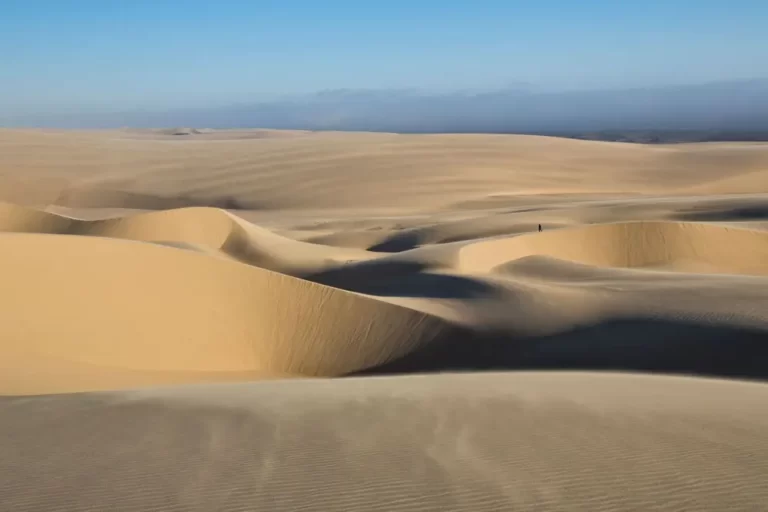 sand dunes in Namibia - spectacular scenic flights!